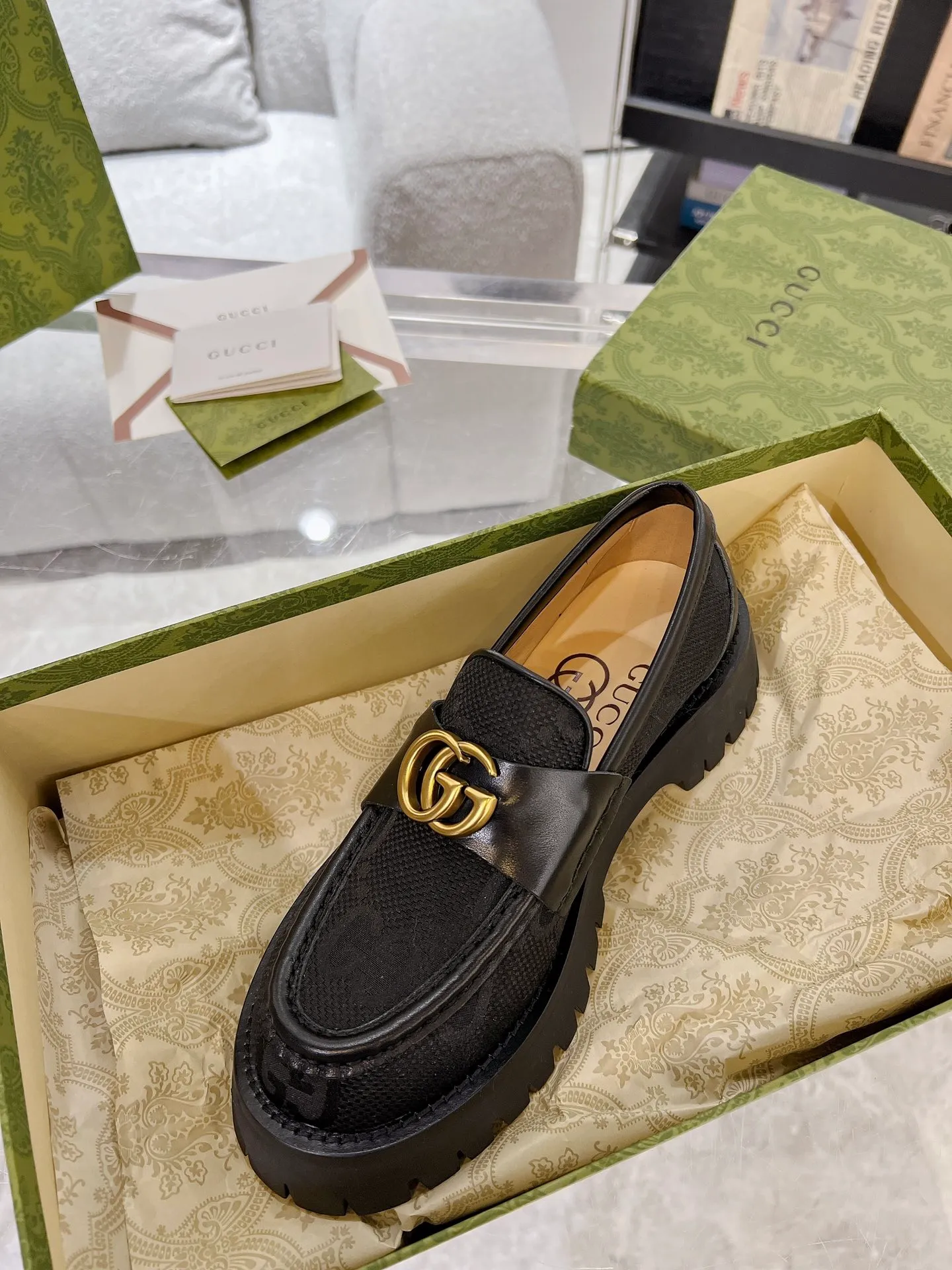 👟👟Ex-factory price 560👟👟 Male +10 Gucci Gucci 2023 early spring new product! The original version is developed into a higher version. Both men and women have open edge beads to ensure consistent quality. Size: 35-41# for women and 39-45# for men.